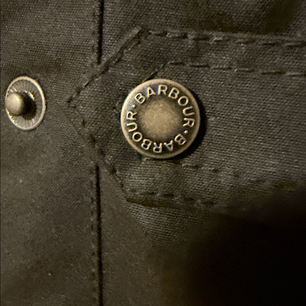 Like New- Barbour Women's Classic Beadnell Wax Jacket in olive green - Picture 6 of 8